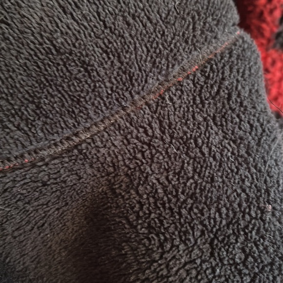 Ladies”kookaburra” size M/L very generous two pockets sleeves have thumb holes. - Picture 9 of 11